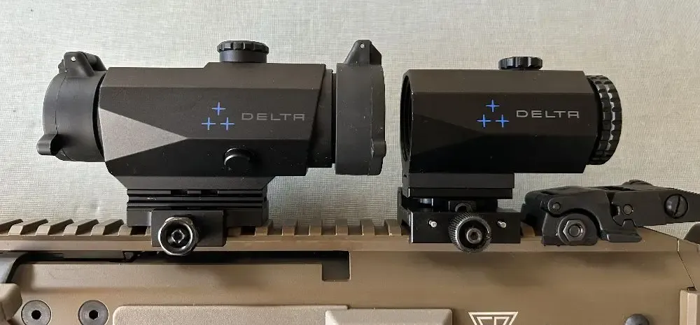 Kolimator pryzmatyczny Delta Hornet + powiększalnik Delta 3x