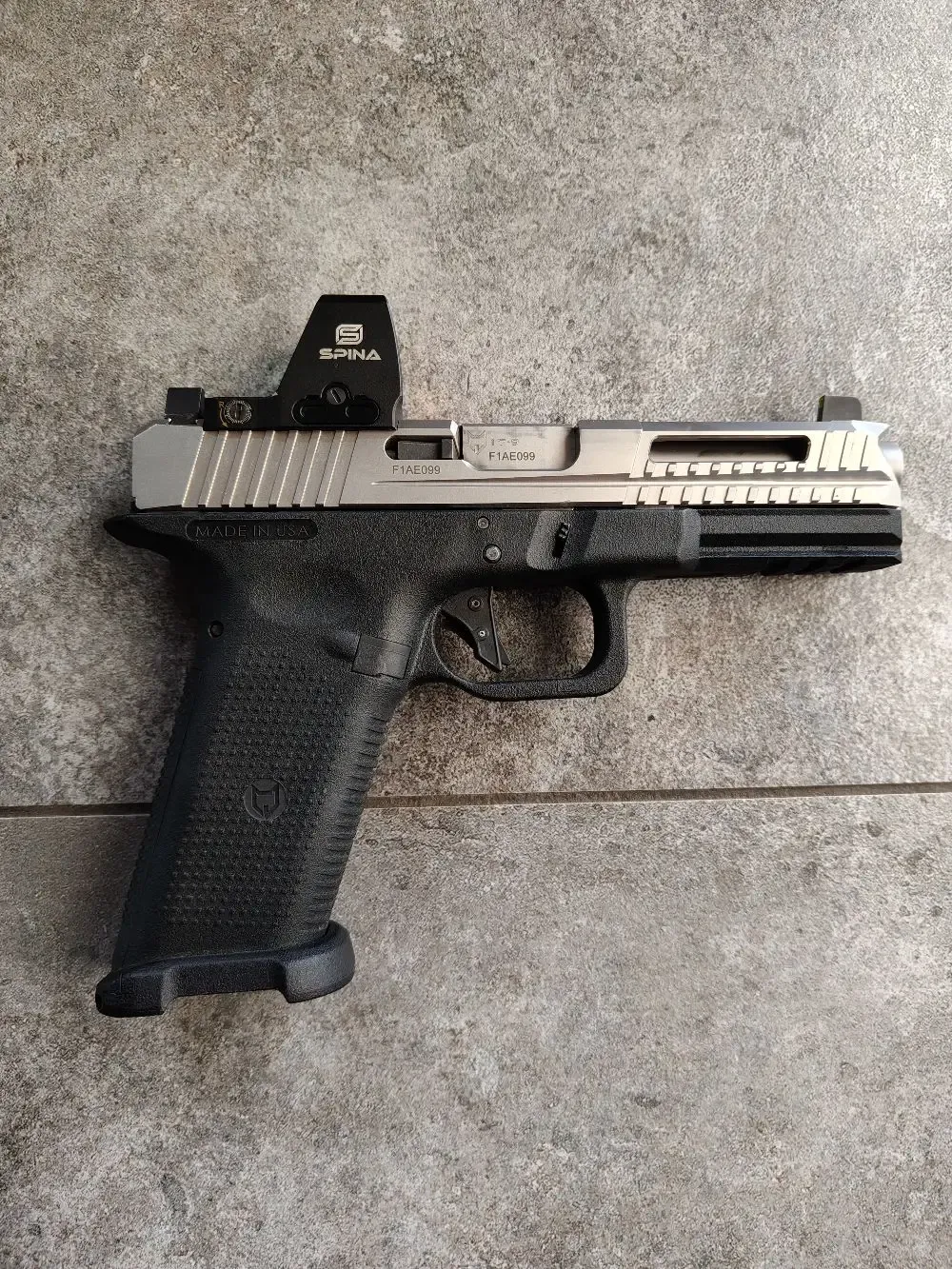 Pistolet Lone Wolf LTD17V2 platforma Glock 17