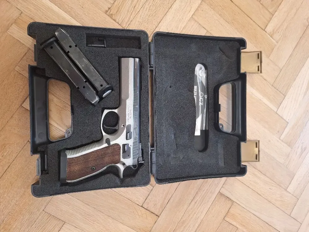 Witam. Mam do sprzedania świetny pistolet CZ Tactical Sport kal. 9x19 mm Para. Jestem jego właścicielem od 2016 roku.